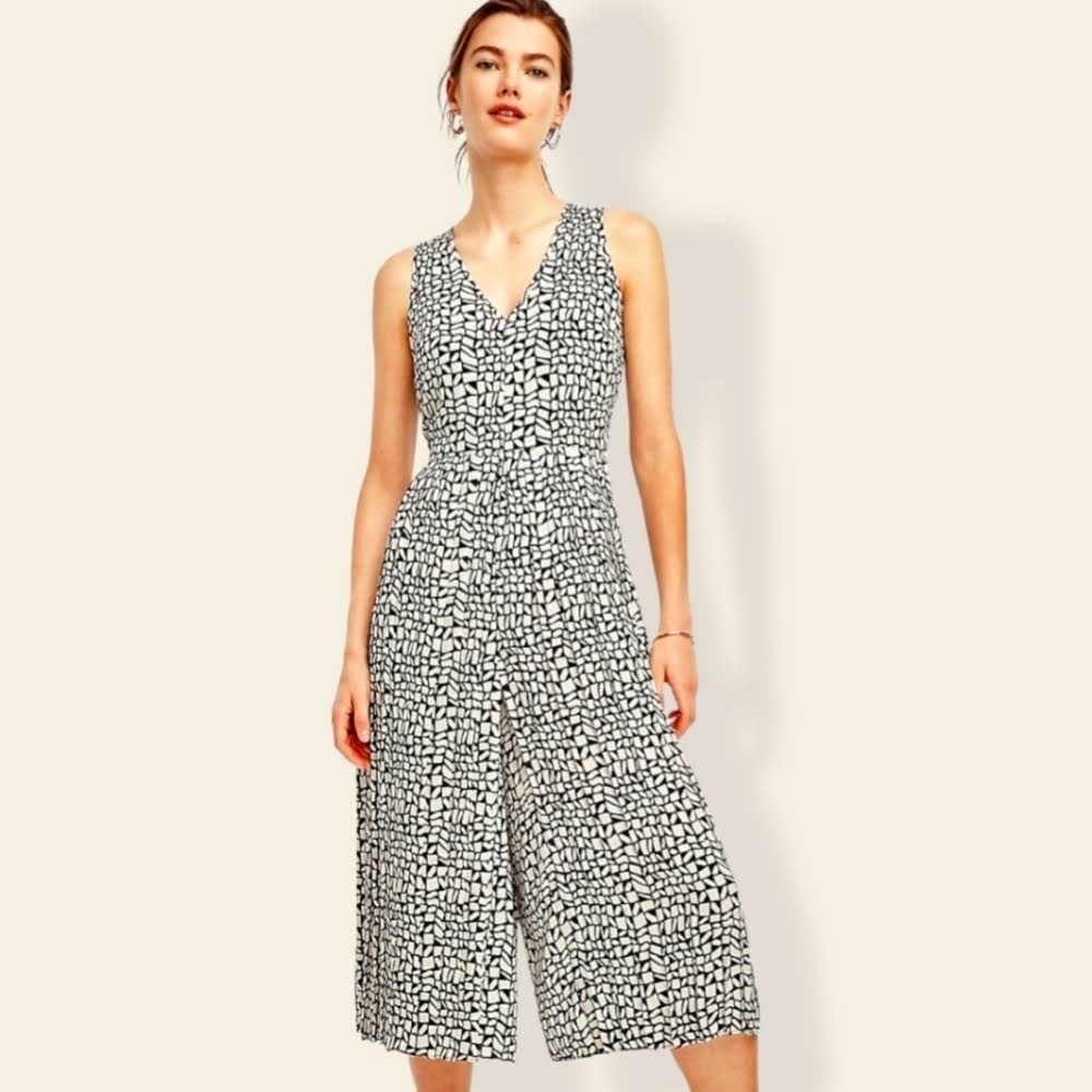 Anne Taylor Black and White Stonework Pleated Romper/Jumpsuit